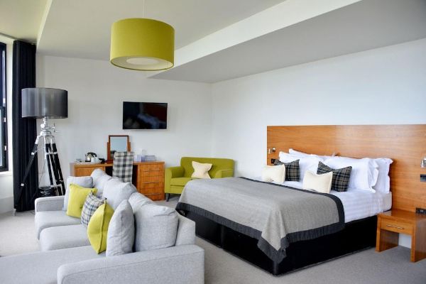 The Douglas Hotel (North Ayrshire)